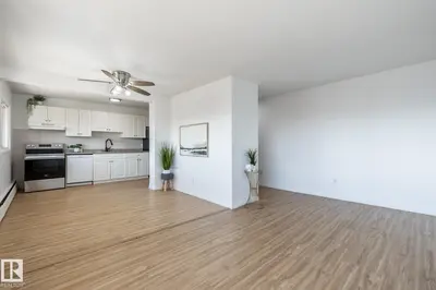 Interior photo 2 of #502D 2908 116A AV NW