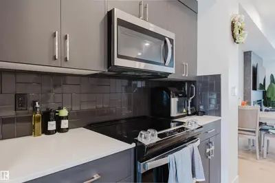 Interior photo 2 of 3288 KESWICK WY SW