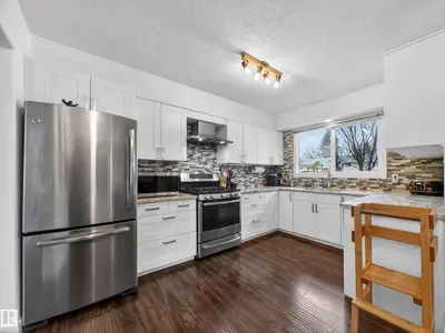 Interior photo 4 of 1026 HAYTHORNE RD