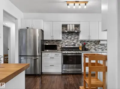 Interior photo 3 of 1026 HAYTHORNE RD