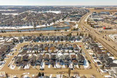 Interior photo 4 of 8915 7 AV SW