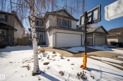 Interior photo 1 of 8915 7 AV SW