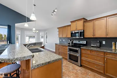 Interior photo 3 of 28 WOODS PL