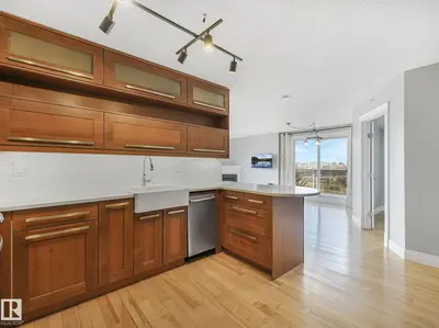 Interior photo 2 of #602 10649 SASKATCHEWAN DR NW