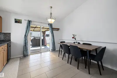 Interior photo 4 of 1811 37 AV NW