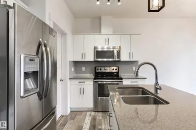 Interior photo 2 of 34 HAZELWOOD LN