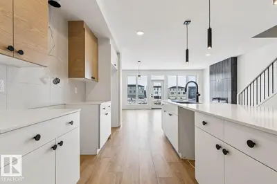 Interior photo 2 of 404 30 ST SW