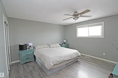 Interior photo 2 of 5347 36 Ave