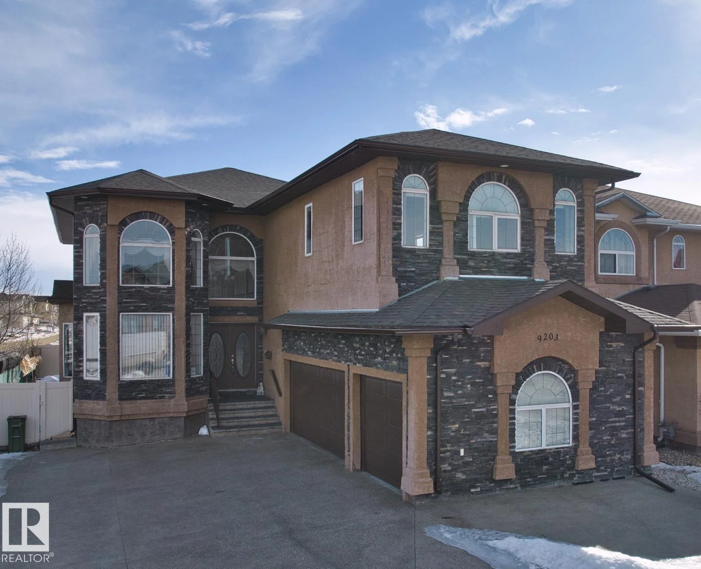 9203 160 AV NW, Edmonton - 5 bedroom Detached Single Family for sale