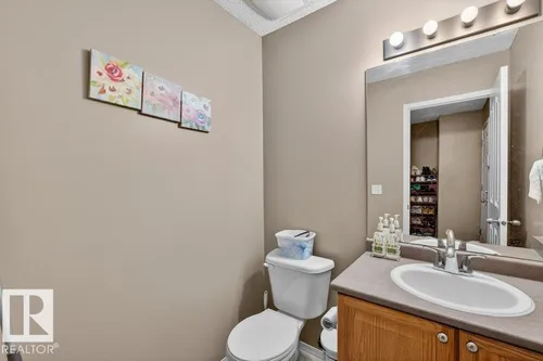 16107 92 ST NW, Edmonton - $530,000