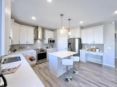 Interior photo 4 of 17828 9 AV SW