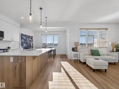 Interior photo 3 of 216 CALEDON CR