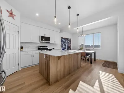 Interior photo 2 of 216 CALEDON CR