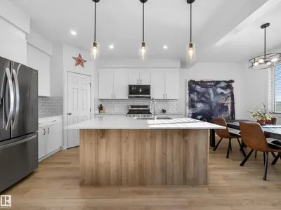 Interior photo 2 of 216 CALEDON CR