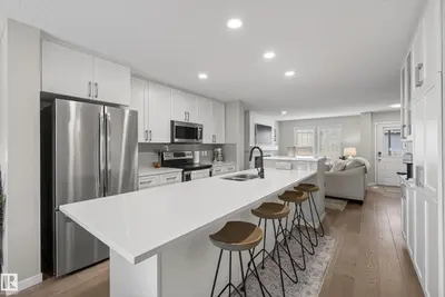 Interior photo 4 of 2513 PRICE WY SW