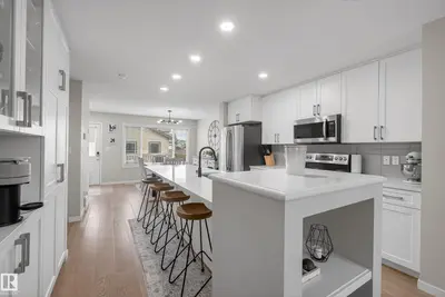 Interior photo 1 of 2513 PRICE WY SW