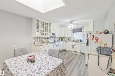 Interior photo 4 of 1619 KNOTTWOOD RD N NW