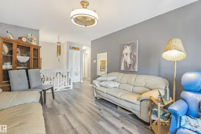 Interior photo 2 of 1619 KNOTTWOOD RD N NW