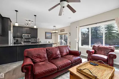 Interior photo 2 of 215 HARVEST RIDGE DR