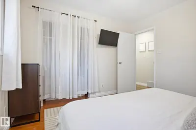 Interior photo 2 of 29 MORELAND RD