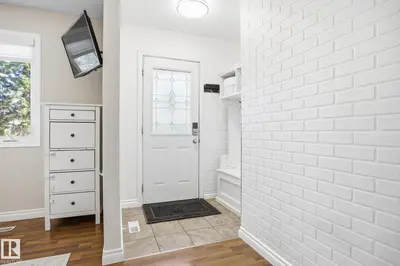 Interior photo 1 of 29 MORELAND RD