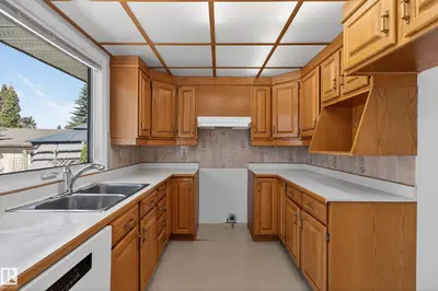 Interior photo 4 of 102 GARLAND CR