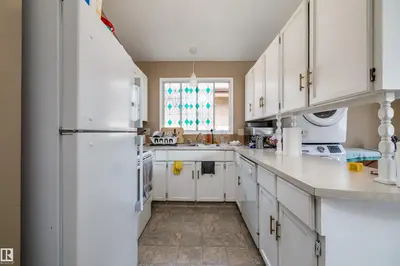 Interior photo 4 of 3620 42A AV NW