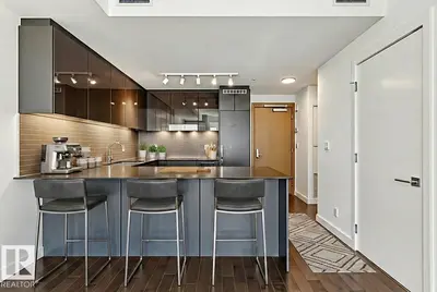 Interior photo 1 of 