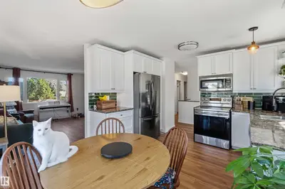 Interior photo 4 of 3119 110 AV NW