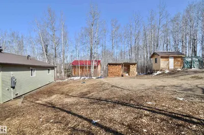 Interior photo 3 of 634 11102 Twp Rd 600 RD