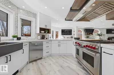 Interior photo 3 of 439 ROONEY CR NW