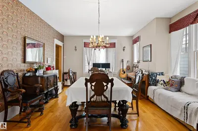 Interior photo 2 of 9819 92 AV NW