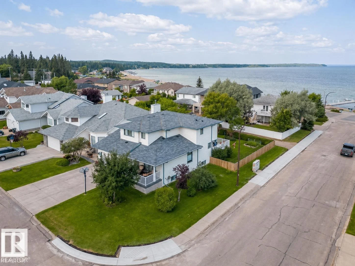 1802 2 AV, Cold Lake - 5 bedroom Detached Single Family for sale