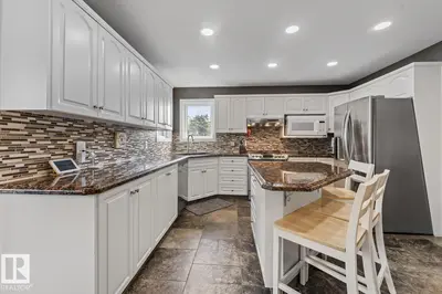 Interior photo 4 of 1802 2 AV