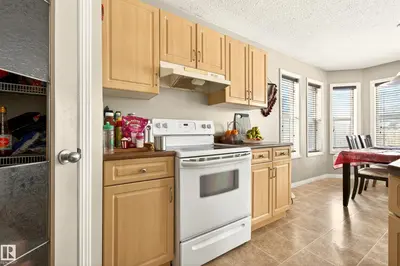 Interior photo 4 of 8922 5av SW