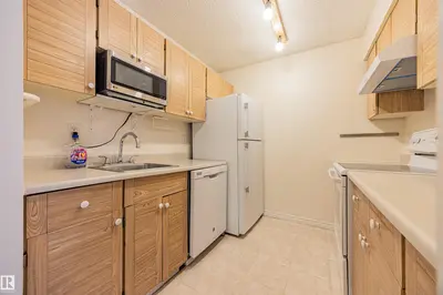 Interior photo 2 of #606 9917 110 ST NW