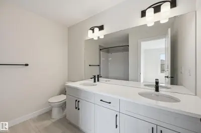 Interior photo 4 of 243 Wattle RD