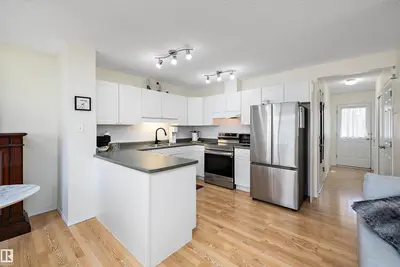 Interior photo 3 of #21 2004 GRANTHAM CO NW
