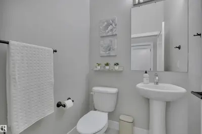 Interior photo 2 of 921 BERG PL