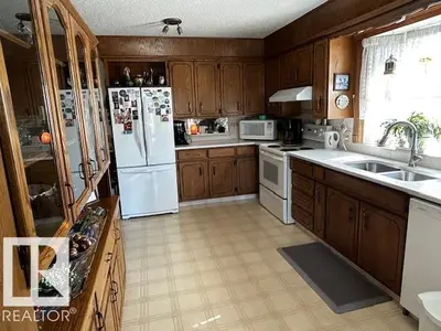 Interior photo 2 of 4403 55 AV