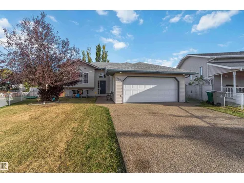 5520 45 ST, Lamont - $399,999