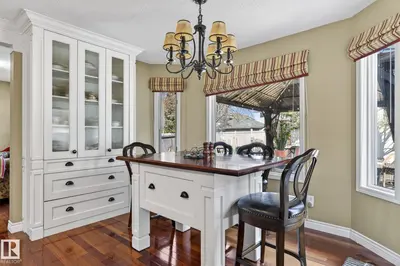Interior photo 4 of 3108 36B AV NW