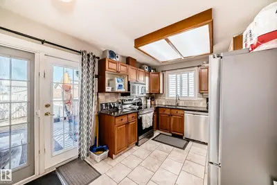 Interior photo 4 of 3218 36 ST NW