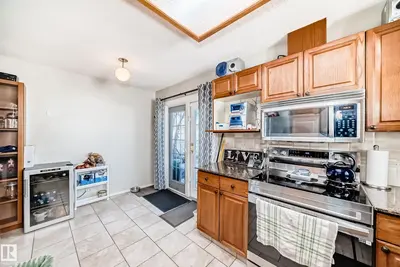 Interior photo 3 of 3218 36 ST NW