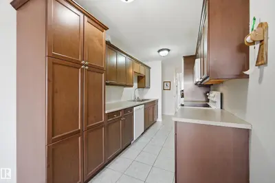 Interior photo 2 of #904 9737 112 ST NW