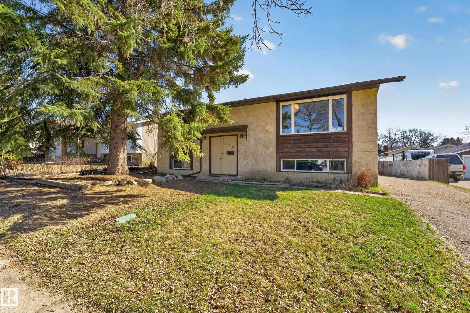 105 MISSION AV, St. Albert - 4 bedroom Detached Single Family for sale