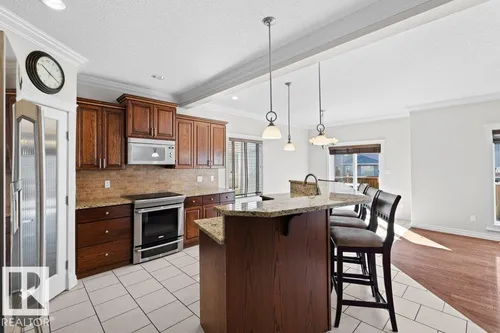 5871 166 AV NW, Edmonton - $579,000