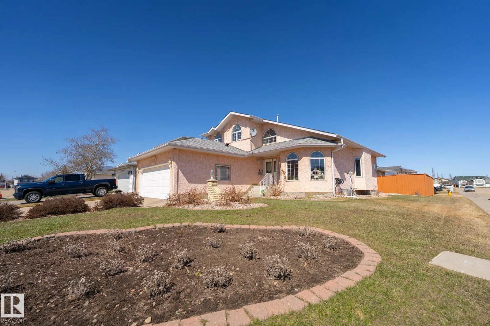 5736 161 AV NW, Edmonton - 4 bedroom Detached Single Family for sale