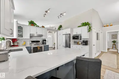 Interior photo 4 of 40 CHARLTON CR