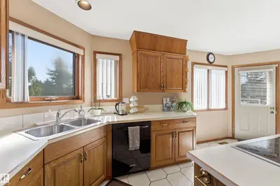 Interior photo 4 of 284 ESTATE DR